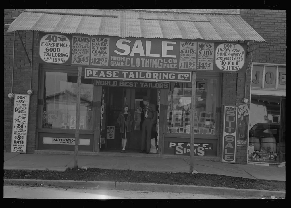 Clothing store, Merigold, Mississippi, 1939