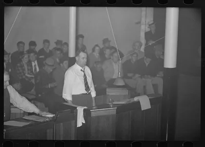 Strawberry auctioneer, Hammond, Louisiana, 1939