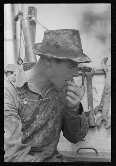 Oil field roughneck, Kilgore, Texas, 1939