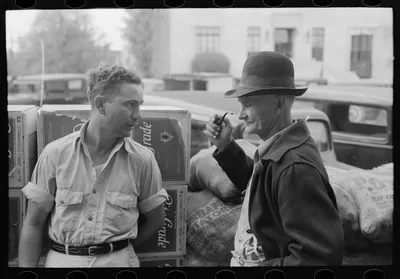 Men in market square, Waco, Texas, 1939