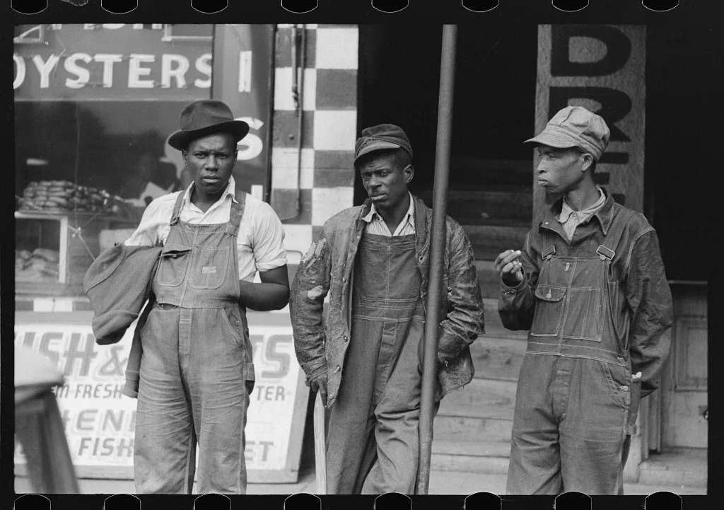 Negroes in market square, Waco, Texas, 1939