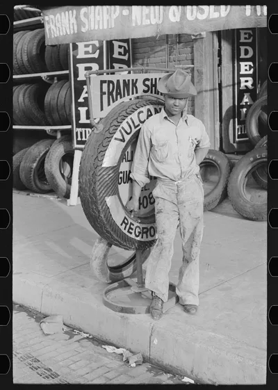 Tire repairman, Waco, Texas, 1939