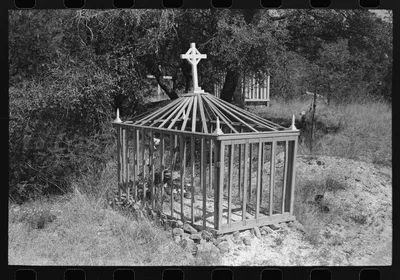 Grave in the cemetery at Santa Rita, New Mexico. Santa Rita is a…, 1940