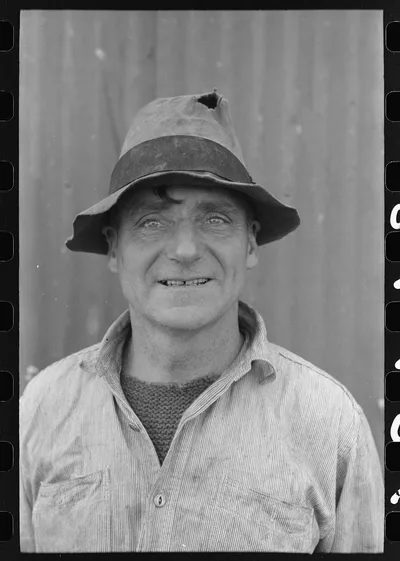 Fisherman, Astoria, Oregon, 1941