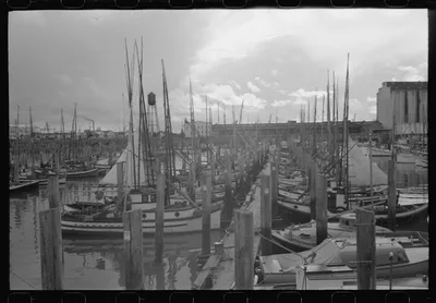 Fishing boats, Astoria, Oregon, 1941