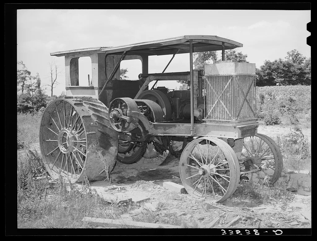 Old gasoline tractor on farm of Indian in McIntosh County, Oklahoma, 1939