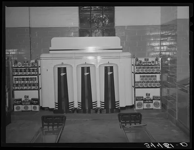 Lubrication equipment in gasoline service station. Victoria, Texas, 1939