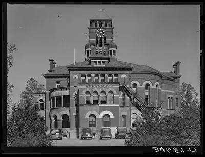 Courthouse. Gonzales, Texas, 1939