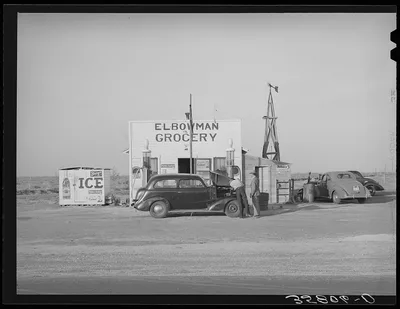 Grocery store and filling station in the high plains. Dawson County,…, Texas, 1940