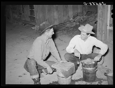 Farmers freezing ice cream. Pie Town, New Mexico. There is no ice in…, 1940