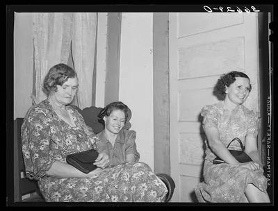 At the women's extension club meeting. Pie Town, New Mexico, 1940