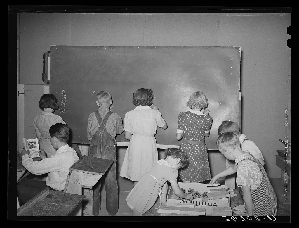 School in the Farm Bureau building. Pie Town, New Mexico, 1940