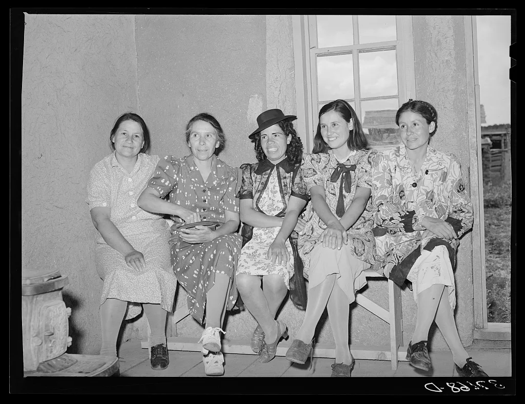 Spanish-American women waiting to see doctor at the traveling clinic…, New Mexico, 1940