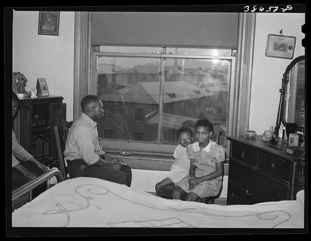 Front room of apartment rented by Negroes. Ida B. Wells Housing…, Illinois, 1941