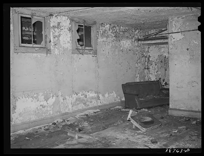 Room in abandoned building formerly used for hospital. Chicago,…, Illinois, 1941