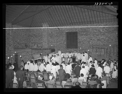 Opening of services at the Pentecostal church. Chicago, Illinois, 1941