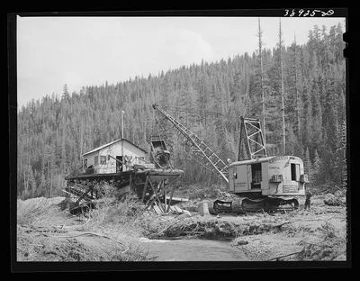 Dredging for gold and silver by means of doodle-bug. Baker County,…, Oregon, 1941