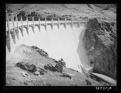 Owyhee Dam which impounds water for the Vale-Owyhee irrigation…, Oregon, 1941