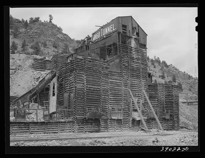 Abandoned gold mill. Idaho Springs, Colorado, 1941