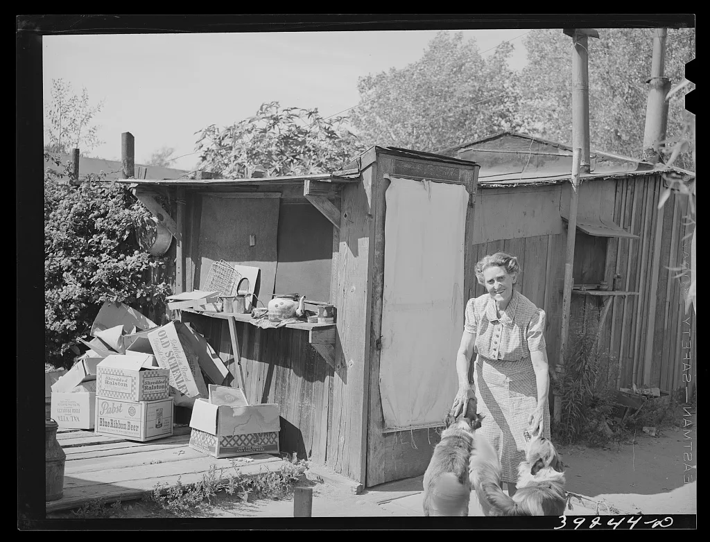 Exterior of shack house which rents for fifteen dollars per month.…, California, 1941