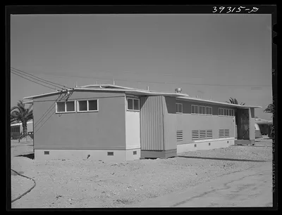 Building which houses the sanitary facilities at FSA (Farm Security…, California, 1941