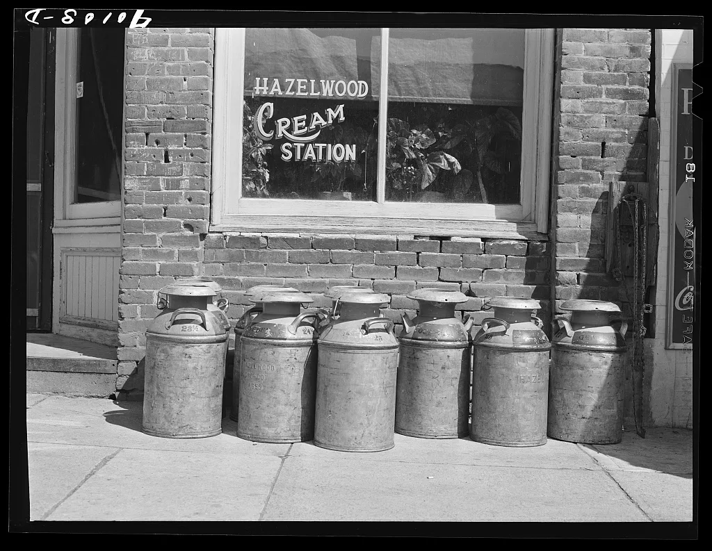 Cream cans. Genesee, Idaho, 1941