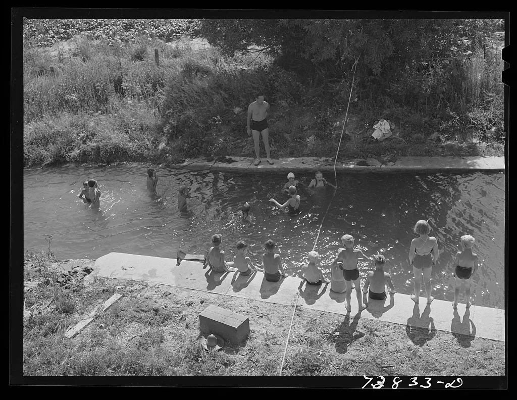 Rupert, Idaho. Swimming pool, 1942