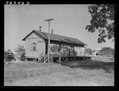 [Untitled photo, possibly related to: Railroad station. Lothair,…, Maryland, 1935